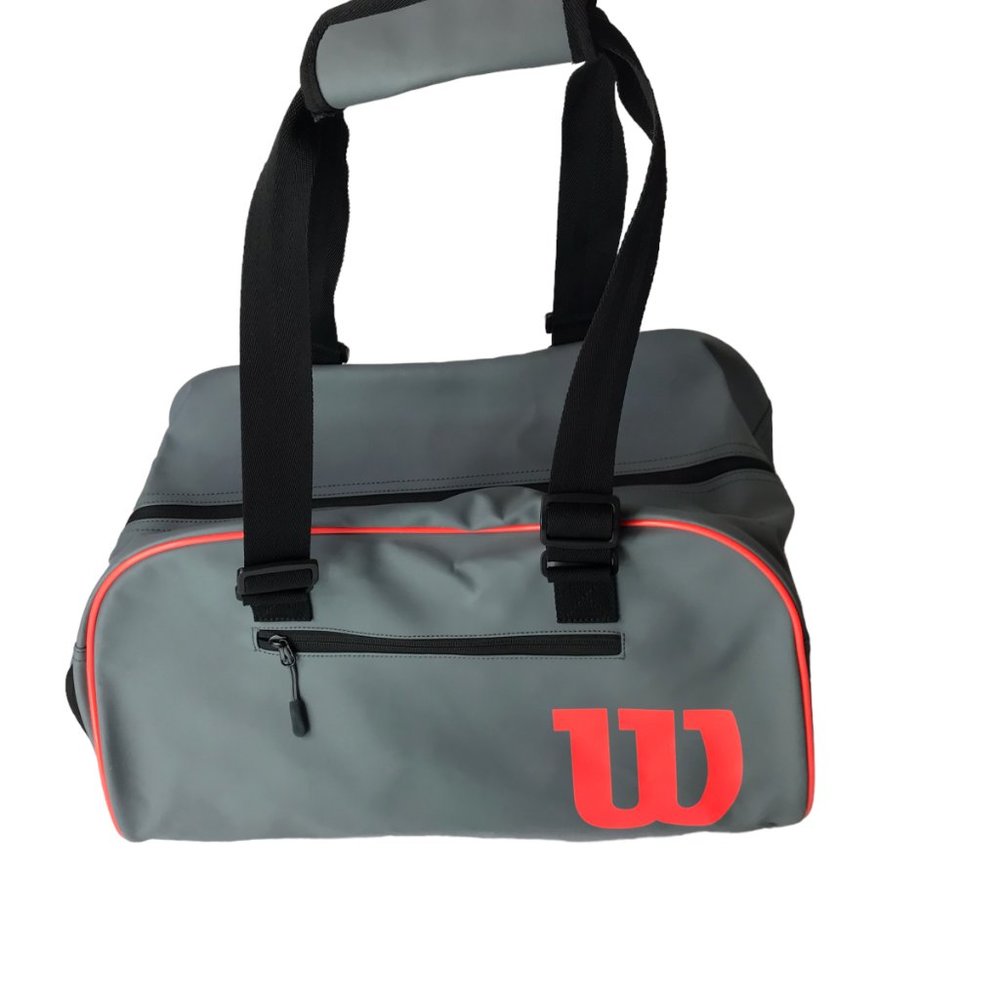 WILSON Gym Bag Athletic Tennis Bag Duffel Duffle Gray Grey  Large. Straps